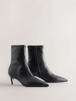Zwart - Forever Comfort® Pointed Toe Sock Boots