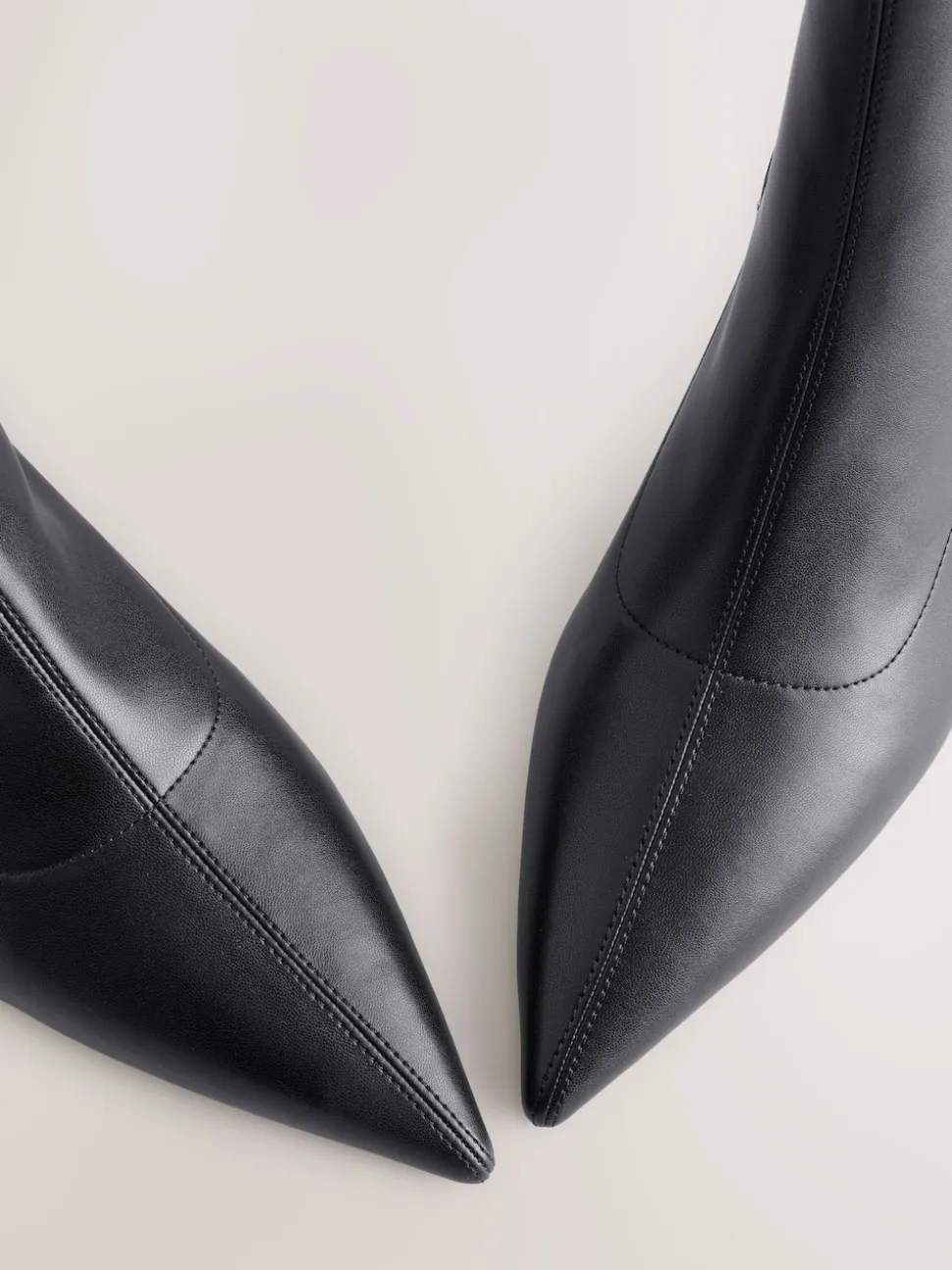 Zwart - Forever Comfort® Pointed Toe Sock Boots