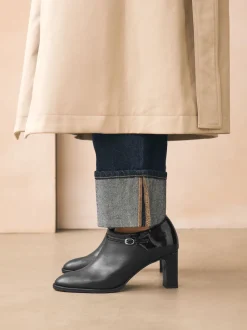 Zwart - Forever Comfort® Round Toe Block Heel Buckle Detail Shoe Boots