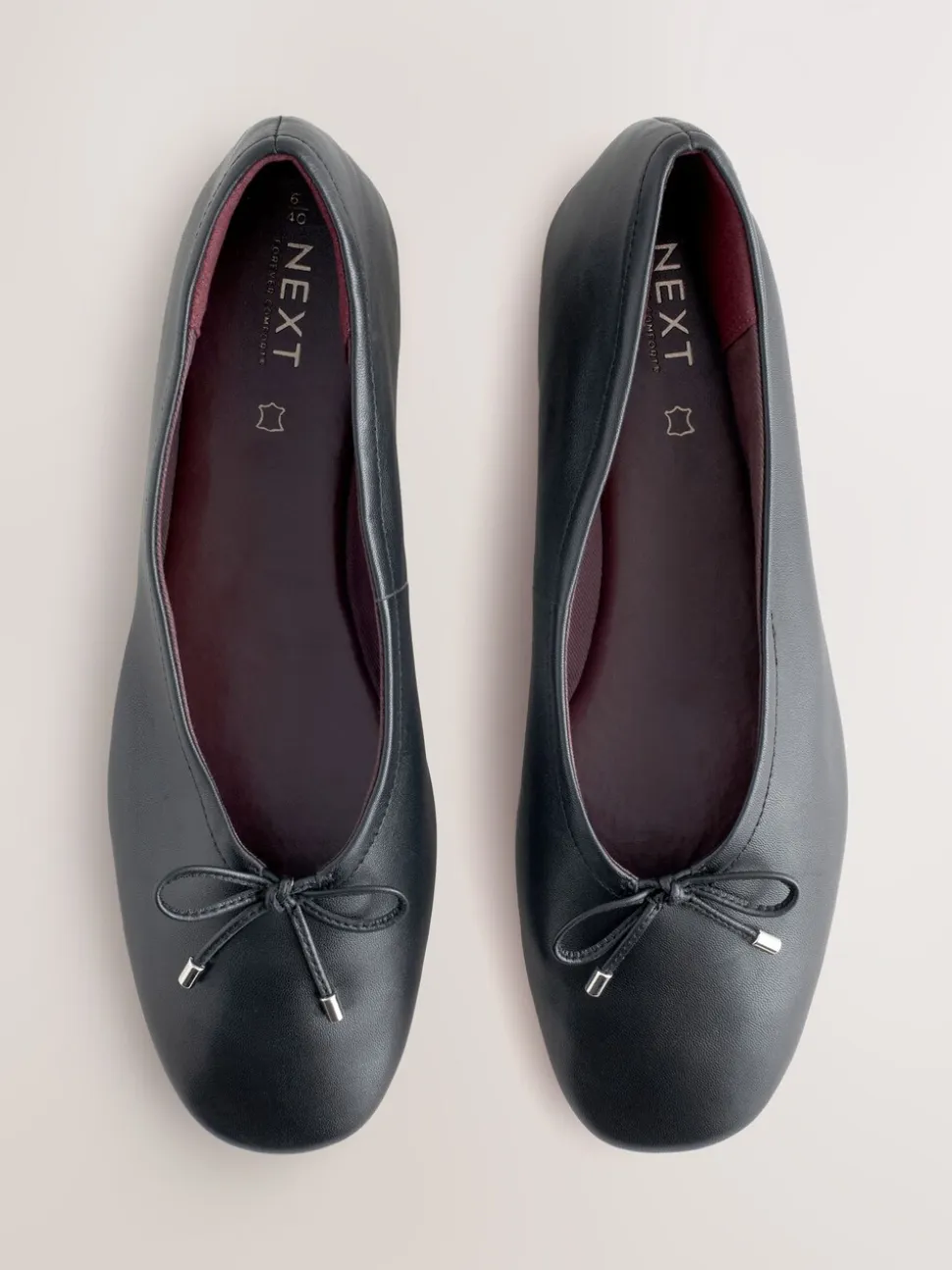 Zwart - Forever Comfort® Suede High Cut Ballet Flats