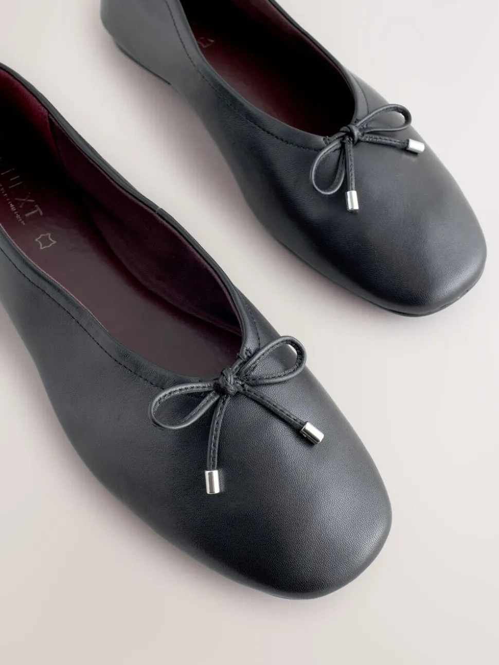 Zwart - Forever Comfort® Suede High Cut Ballet Flats