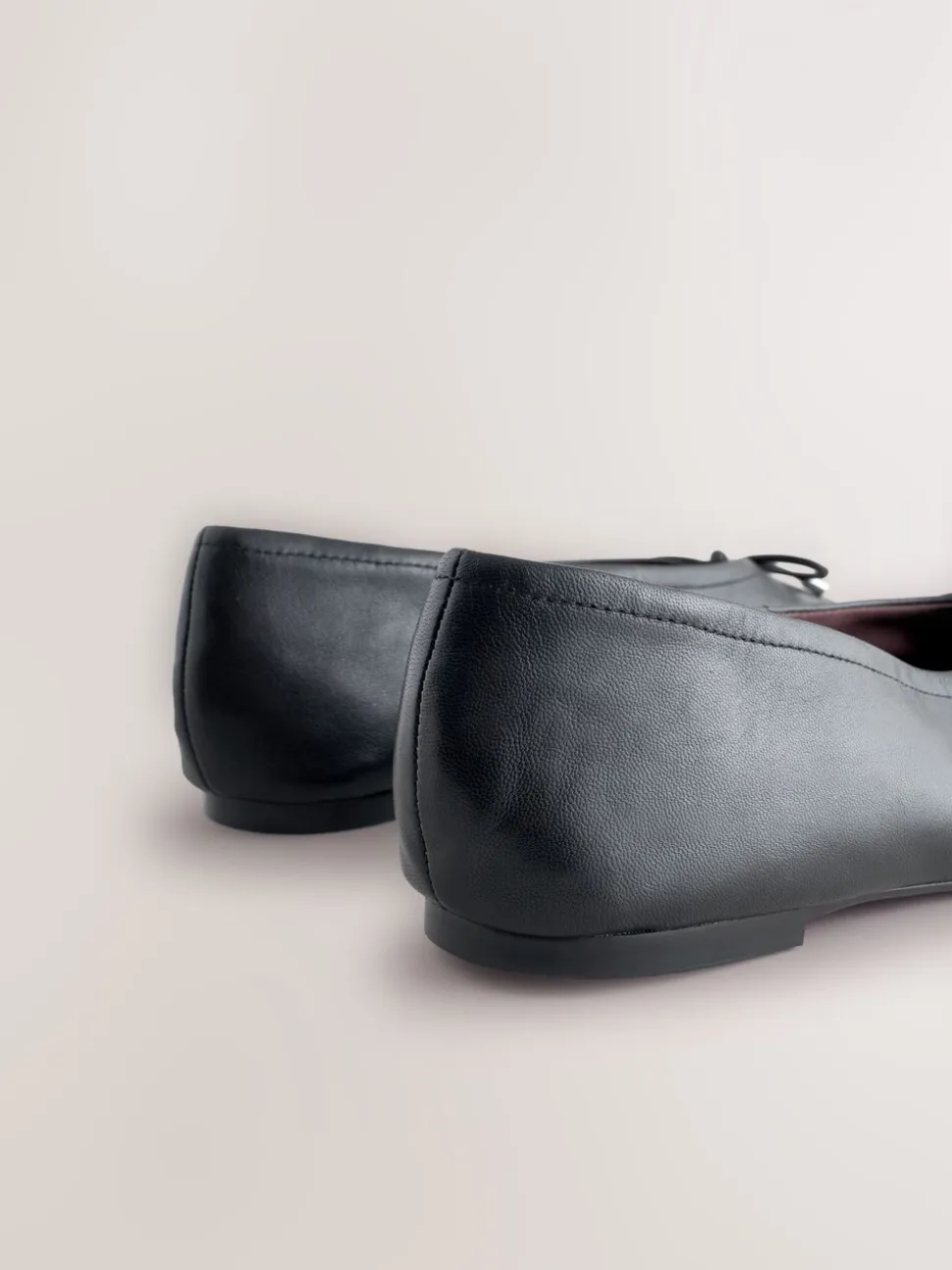 Zwart - Forever Comfort® Suede High Cut Ballet Flats