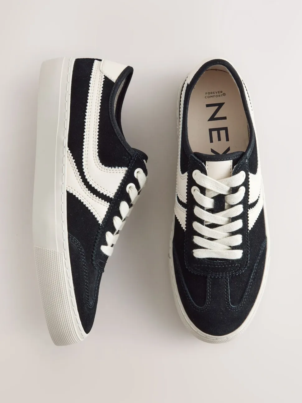 Zwart - Forever Comfort® Suede Side Stripe Skater Lace Up Trainers