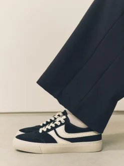 Zwart - Forever Comfort® Suede Side Stripe Skater Lace Up Trainers
