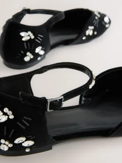 Zwart - Forever Comfort® Velvet Embellished Two Part Closed Toe Shoes