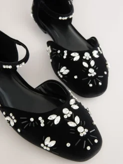 Zwart - Forever Comfort® Velvet Embellished Two Part Closed Toe Shoes