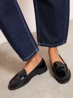 Zwart - Friends Like These Patent Faux Leather Comfort Bow Smart Loafers