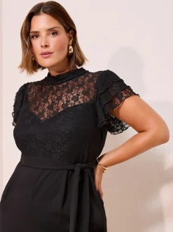 Zwart - Friends Like These jumpsuit van kant en scubamix met ruches aan de mouwen