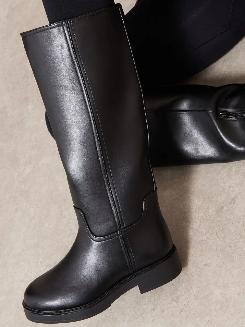 Zwart - Friends Like These Faux Leather Casual Flat Pull On Knee High Long Riding Boots