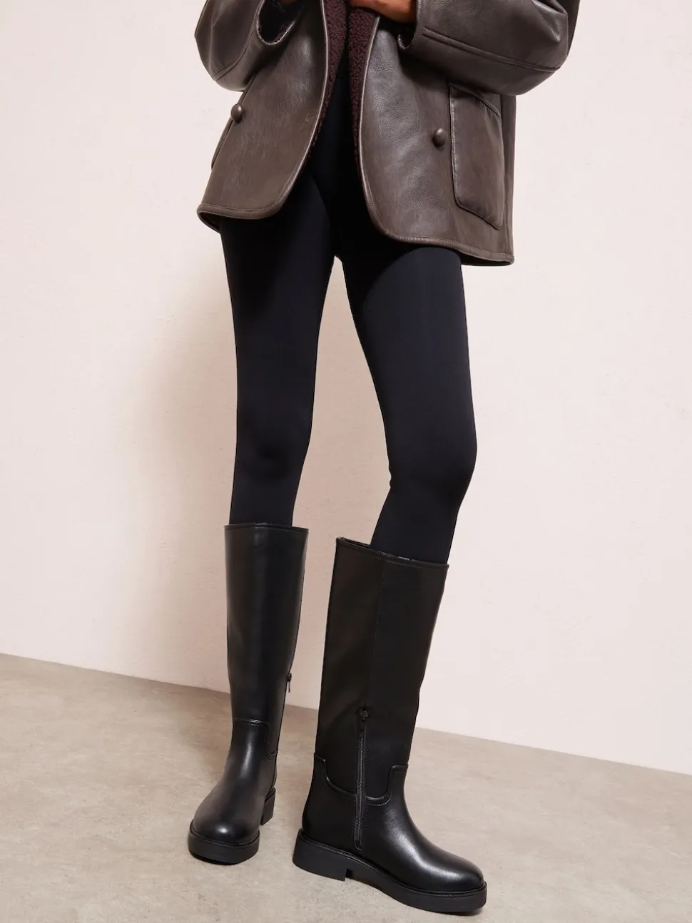 Zwart - Friends Like These Faux Leather Casual Flat Pull On Knee High Long Riding Boots
