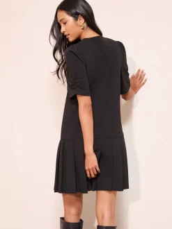 Zwart - Friends Like These Pleat Peplum Hem Mini Dress
