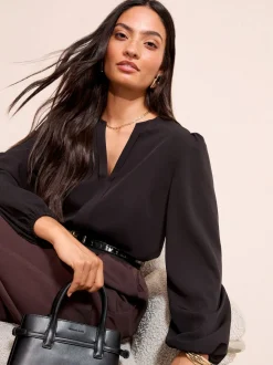Zwart - Friends Like These Long Sleeve Pleat Front Detail Blouse