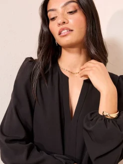 Zwart - Friends Like These Long Sleeve Pleat Front Detail Blouse