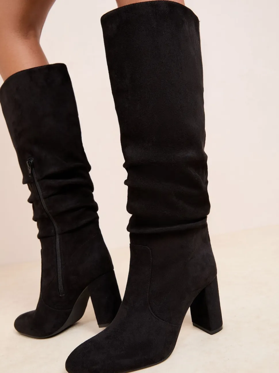 Zwart - Friends Like These Ruched Block Heel Knee High Long Faux Suede Boots
