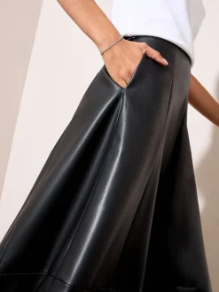 Zwart - Friends Like These Faux Leather Midi Skirt