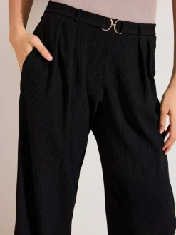 Zwart - Friends Like These Crinkle Jersey Wide Leg Trousers with Buckle Front