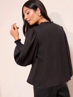 Zwart - Friends Like These blouse met V-hals, knopen en lange mouwen