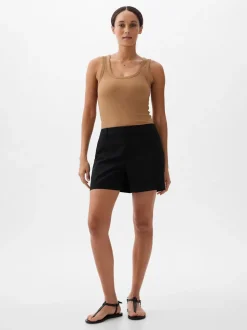 Zwart - Gap stads-chinoshort van 5 inch met halfhoge taille