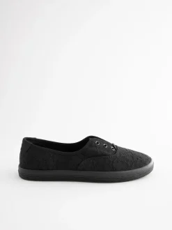 Zwart - Geborduurde veterloze canvas instapsneakers