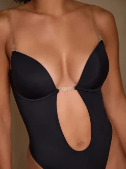 Zwart - Ingeklapte body met meerdere bandjes en rugleuning