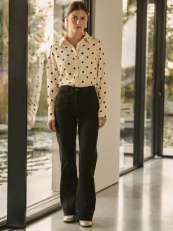 Zwart - Jeans met wijde pijpen en opgestikte zakken