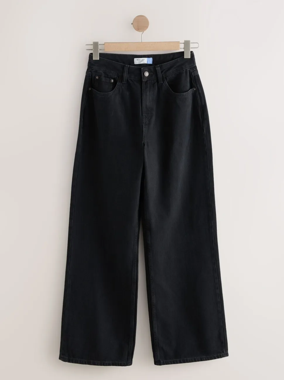 Zwart - Jeans met zandloperpasvorm en wijde pijpen