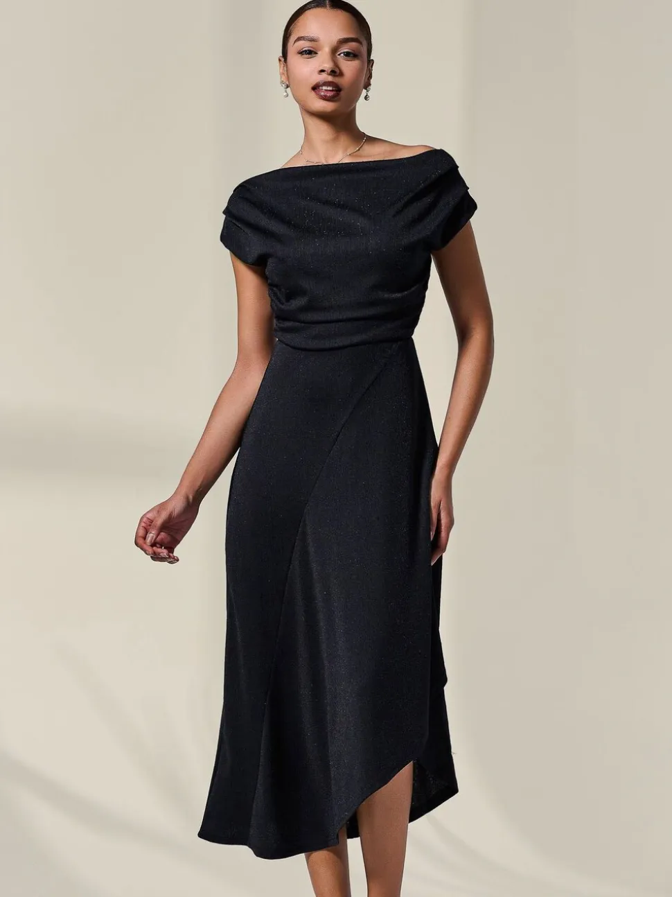 Zwart - Jolie Moi Asymmetric Draped Midi Dress