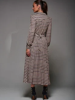 Zwart - Jolie Moi Long Sleeve Pleated Jersey Maxi Dress