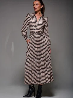 Zwart - Jolie Moi Long Sleeve Pleated Jersey Maxi Dress