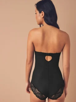 Zwart - Kanten body met cups en sterke buikcorrectie