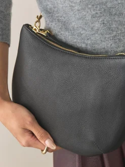 Zwart - Leather Scoop Cross-Body Bag