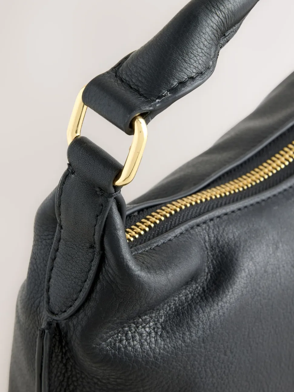 Zwart - Leather Scooped Hand Held Bag