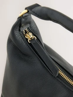 Zwart - Leather Scooped Hand Held Bag