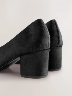 Zwart - Leren schoenen met spitse neus en lage blokhakken
