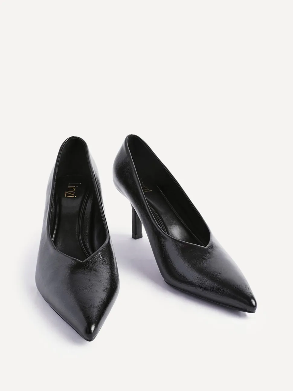Zwart - Linzi Bellamy V-Shaped Closed Toe Court Heels