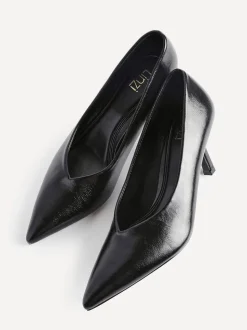 Zwart - Linzi Bellamy V-Shaped Closed Toe Court Heels