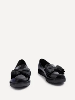 Zwart - Linzi Cathy loafers met plateauzool en grote strik