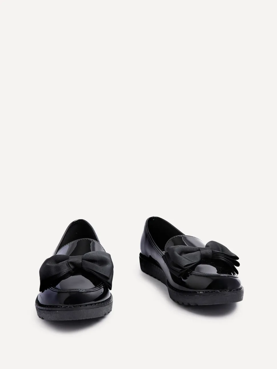 Zwart - Linzi Cathy loafers met plateauzool en grote strik