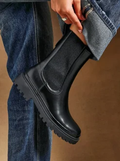 Zwart - Linzi Command Chunky Sole Chelsea Boots