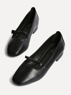 Zwart - Linzi Cressida Pumps Met Strikdetail