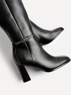 Zwart - Linzi Midtown Block Heel High Leg Boots With Buckle Detail