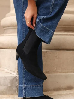 Zwart - Linzi Ritual Kitten Heeled Chelsea Boots