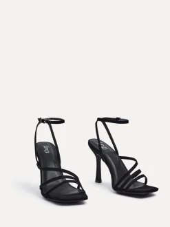 Zwart - Linzi Scarlett sandalen met bandjes, hak en enkelbandje
