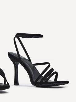 Zwart - Linzi Scarlett sandalen met bandjes, hak en enkelbandje