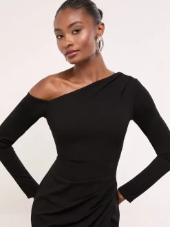 Zwart - Lipsy - Lange jurk met lange mouwen, blote schouders en gerimpelde taille
