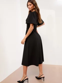 Zwart - Lipsy Crew Neck Short Sleeve Fit and Flare Midi Dress with Gold Trim Belt
