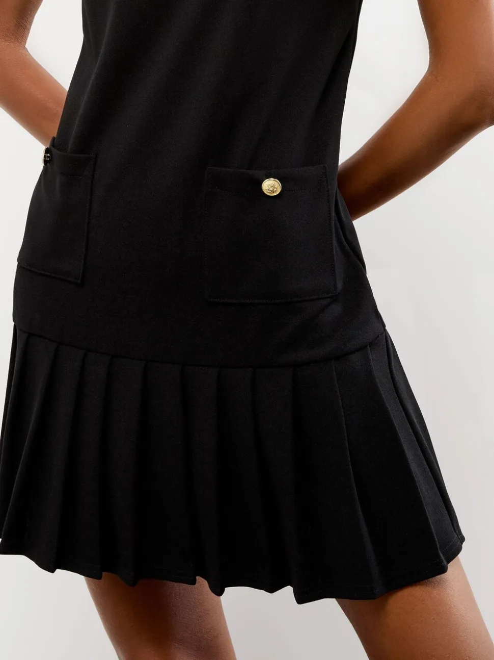 Zwart - Lipsy Military Button Pleated Mini Shift Dress