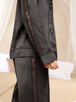 Zwart - Lipsy satijnen pyjamaset met lange mouwen en kanten details