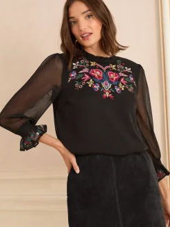 Zwart - Love & Roses blouse met versieringen en 3/4 uitlopende mouwen