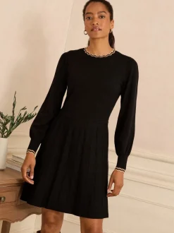 Zwart - Love & Roses Scallop Neck Knitted Dress